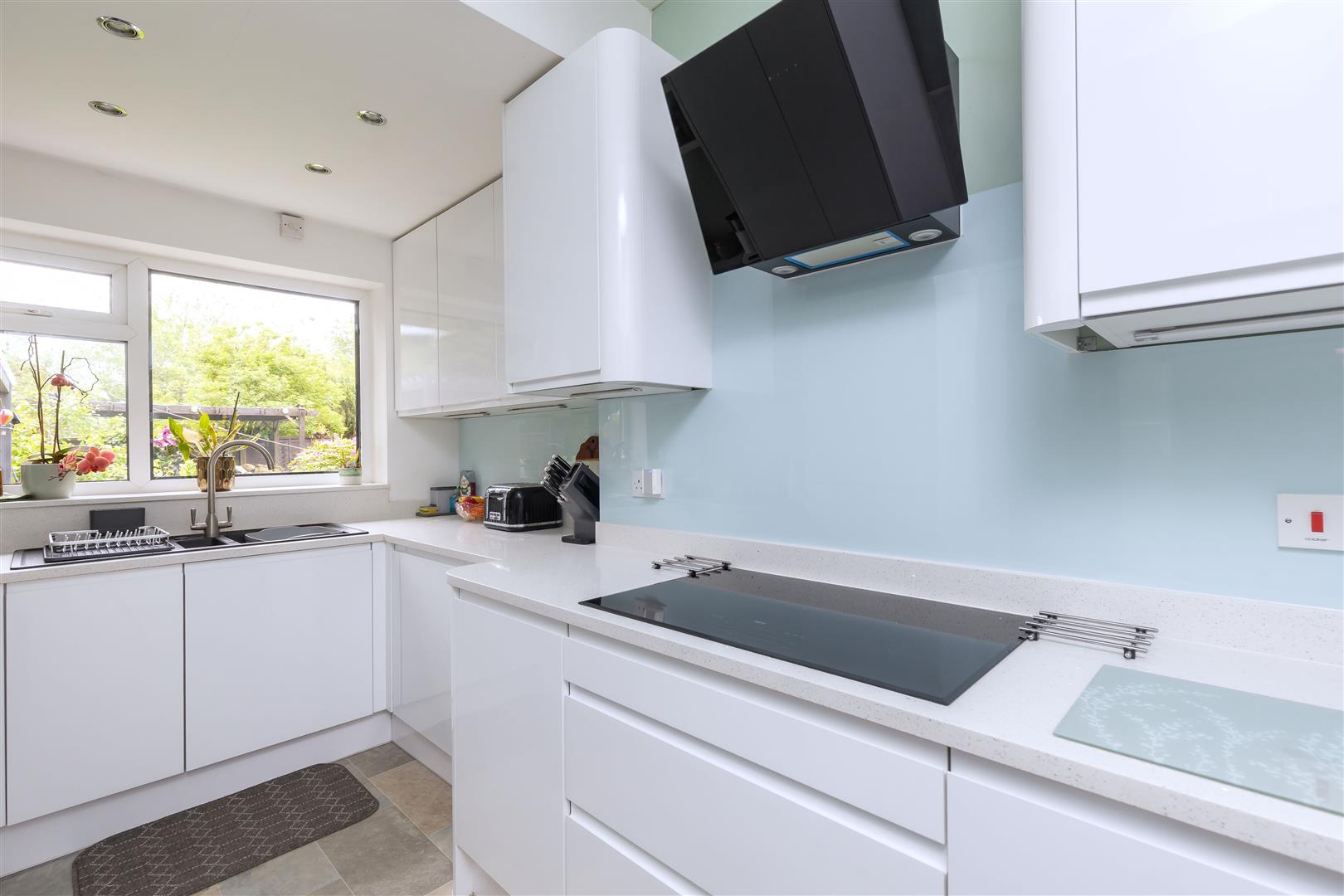 5 bed property in Plodder Lane, Bolton